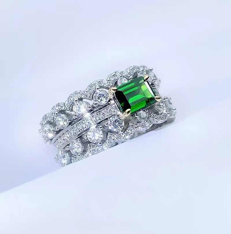 双排祖母绿宝石镶嵌钻戒 RTB065